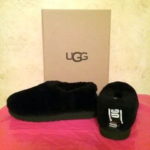 UGG NIB Cozy Slippers 8 Black